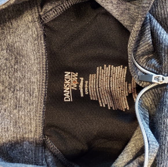 womans pullover - Picture 2 of 3